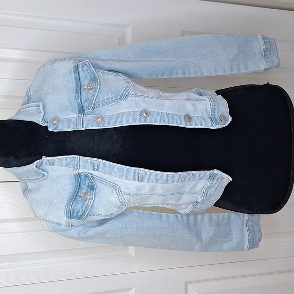 Jean jacket - Picture 1 of 5